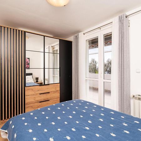 Cozy Apartment In Dubrovnik With House Sea View ภายนอก รูปภาพ